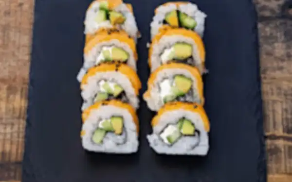 Uramaki California w czarnym sezamie